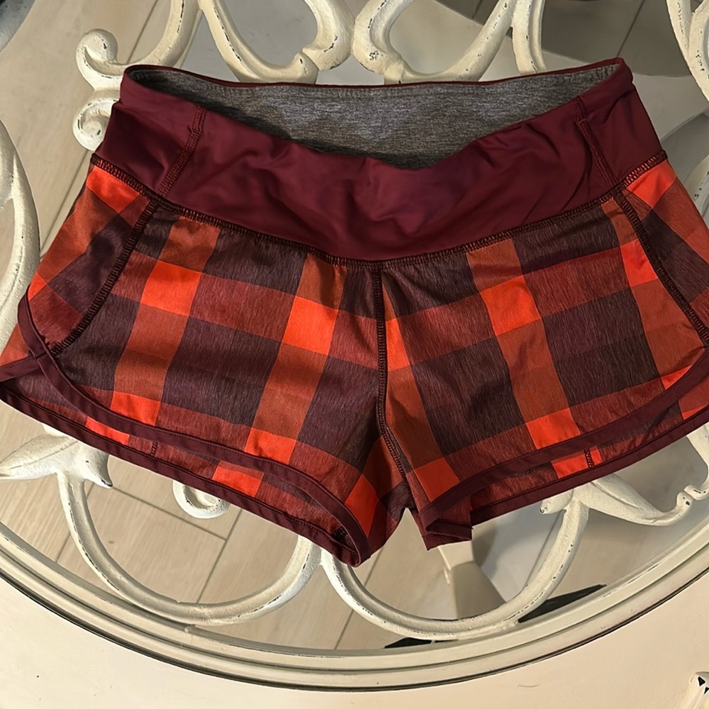 Size 4 Speed Up low rise lined shorts 2 5”